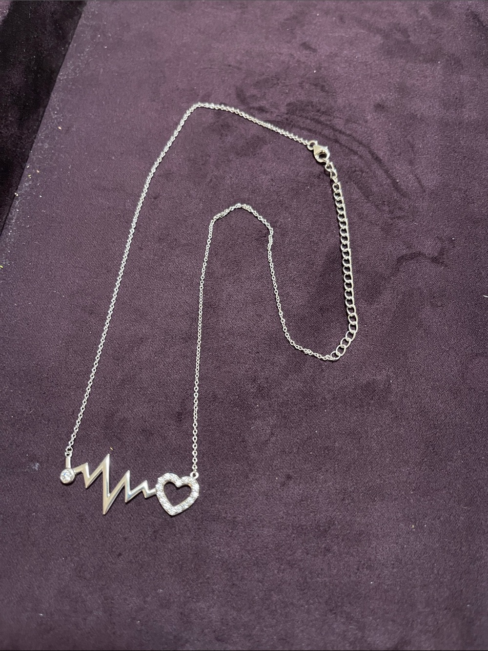 Silver heartbeat necklace excellent condition